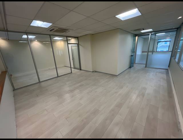 415.30M² OFFICE TO LET IN NEWLANDS